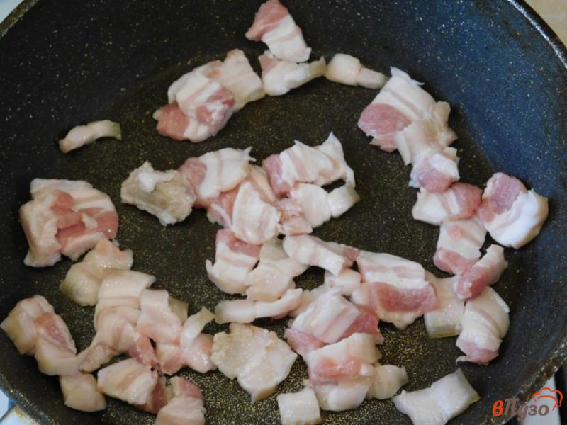 Фото приготовление рецепта: Свиная печень с грудинкой в сметане шаг №1