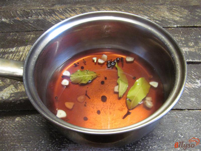 Фото приготовление рецепта: Шампиньоны в маринаде с соевым соусом шаг №2