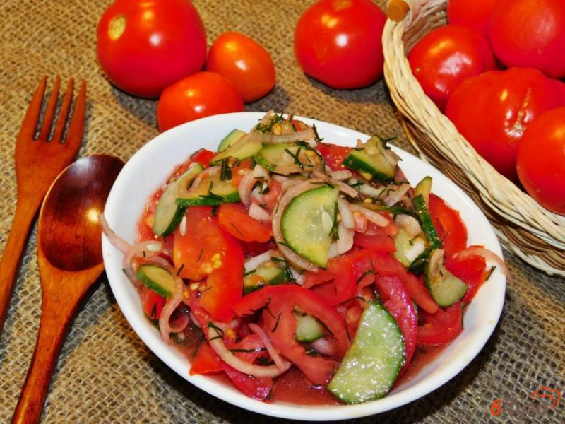Фото приготовление рецепта: Овощной салат с базиликом шаг №4