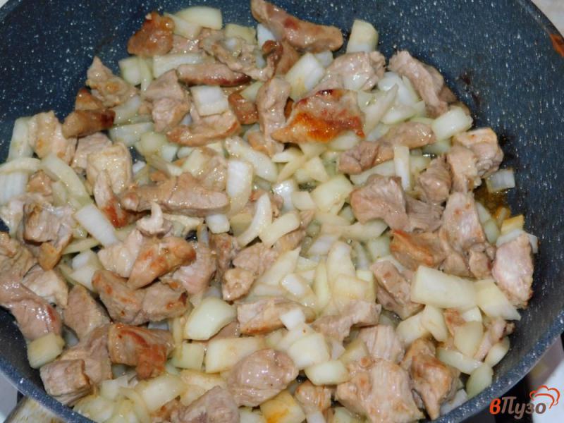Фото приготовление рецепта: Свинина, тушеная с тыквой и лисичками шаг №1