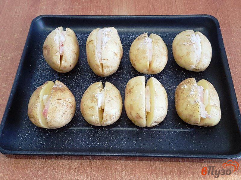 Фото приготовление рецепта: Картофель со сметанным соусом шаг №4