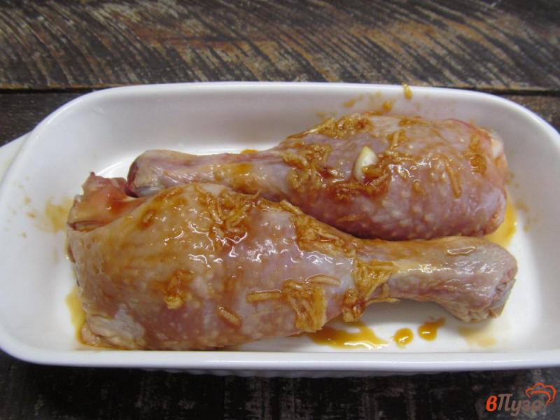 Фото приготовление рецепта: Запеченные куриные ножки под карамелью шаг №5