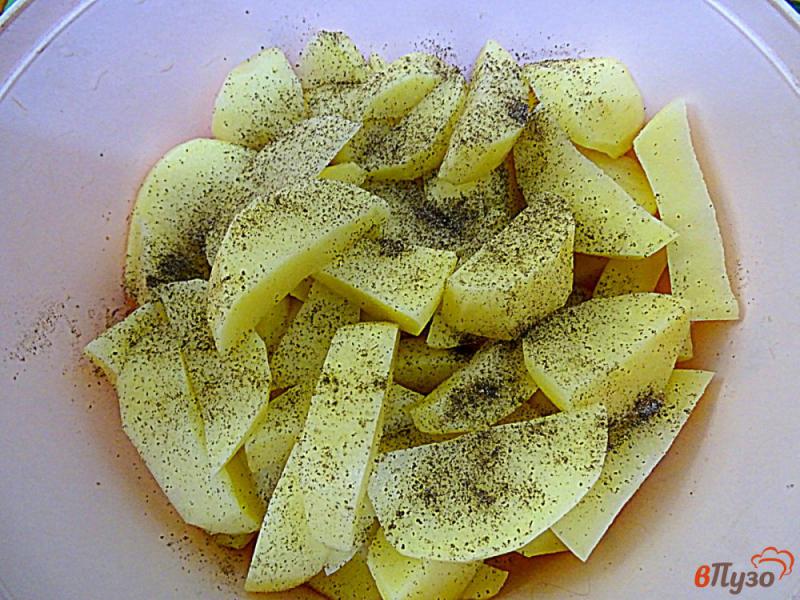 Фото приготовление рецепта: Отварной картофель в микроволновке шаг №3