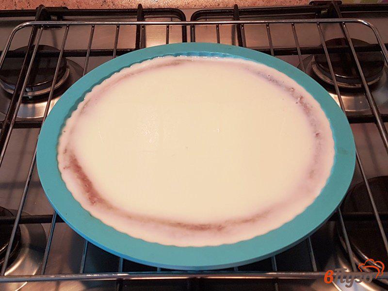 Фото приготовление рецепта: Йогуртовый пирог шаг №9