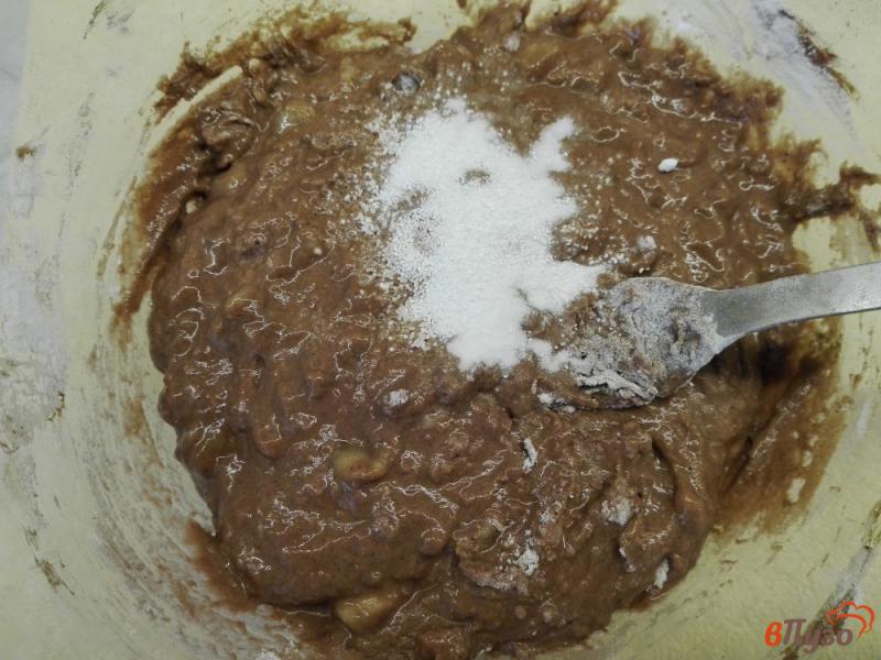 Фото приготовление рецепта: Шоколадные панкейки с бананом шаг №5