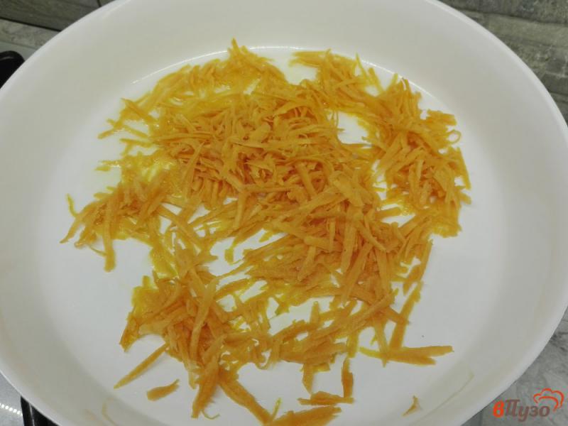 Фото приготовление рецепта: Куриное филе в морковной подливе шаг №2
