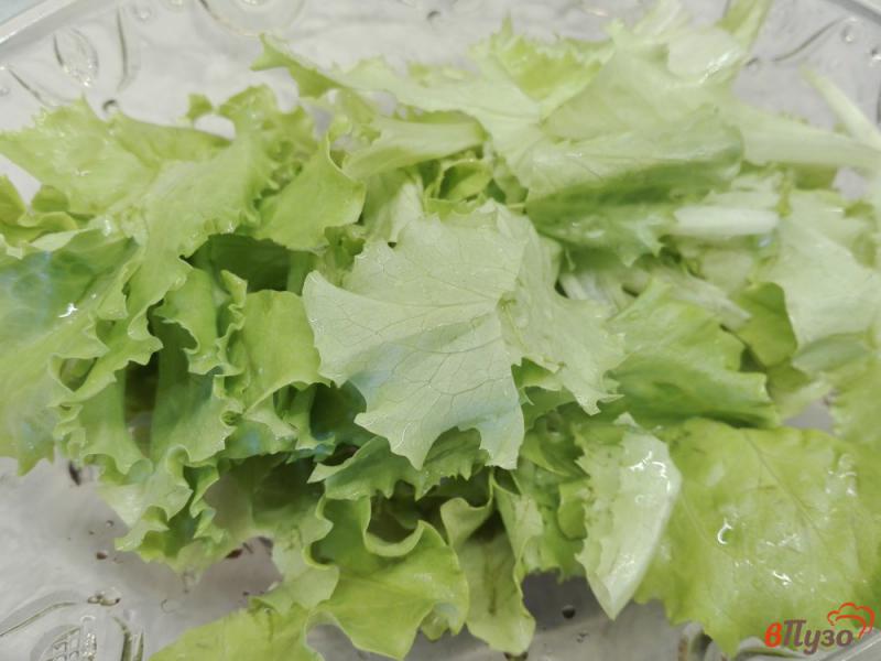 Фото приготовление рецепта: Салат с редисом и зеленым горошком шаг №1