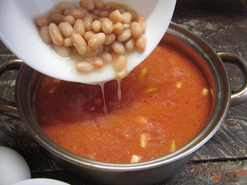 Фото приготовление рецепта: Суп с фасолью и щавелем шаг №4