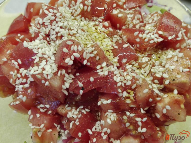 Фото приготовление рецепта: Салат с редисом и помидорами шаг №5