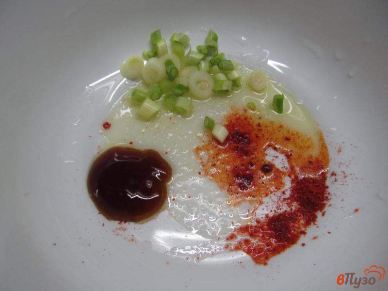 Фото приготовление рецепта: Салат с клубникой и ветчиной шаг №1