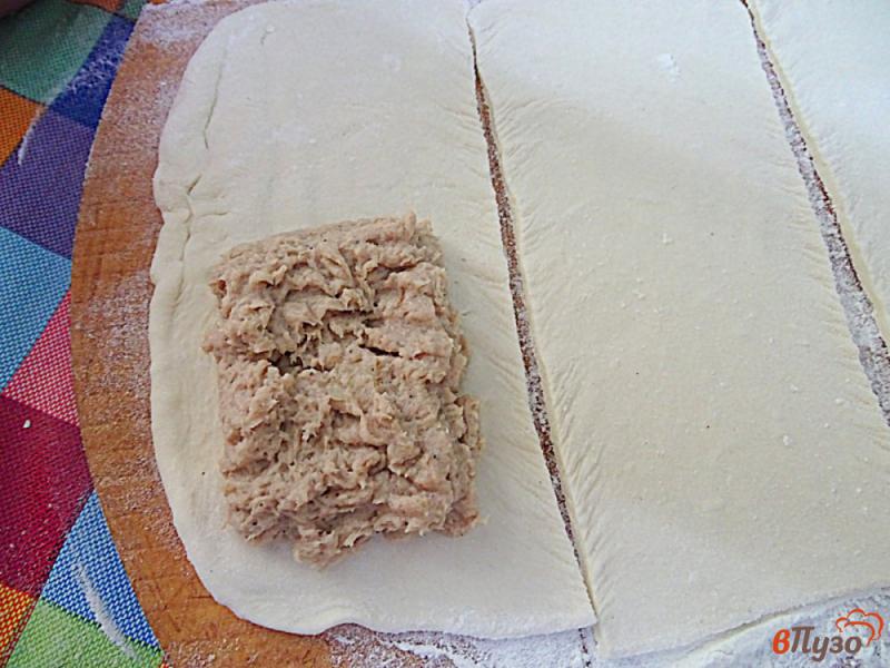 Фото приготовление рецепта: Пирожки со свининой и курицей шаг №6