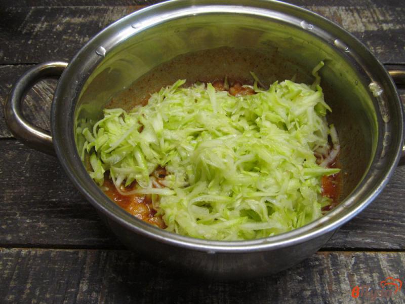 Фото приготовление рецепта: Суп из кабачка с куриными фрикадельками шаг №5