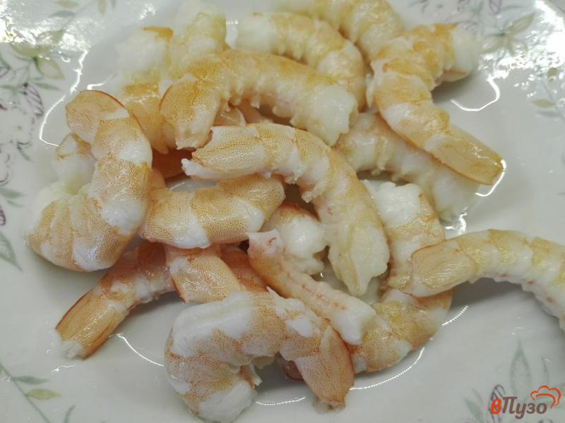Фото приготовление рецепта: Паста с креветками в сливочном соусе шаг №1