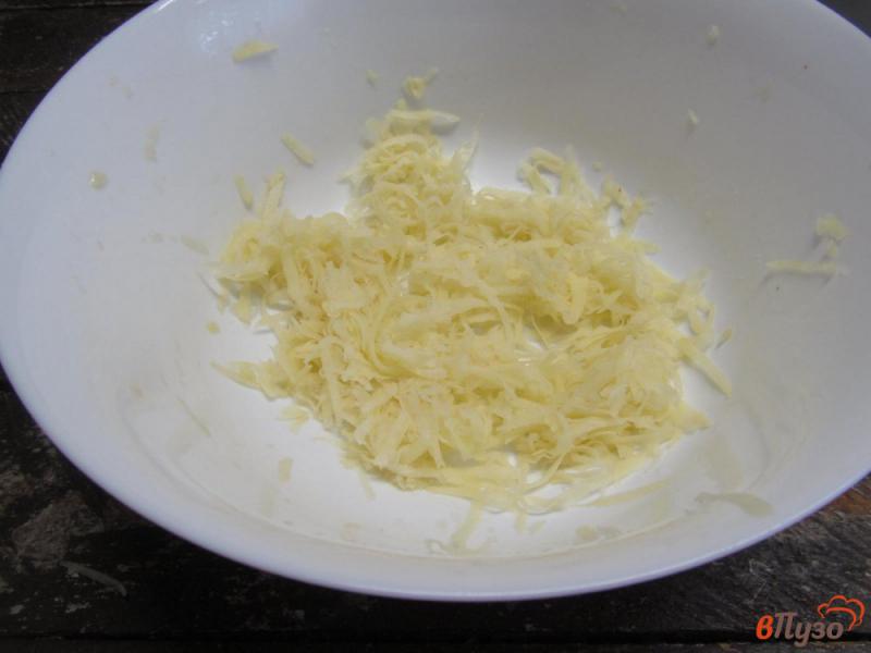 Фото приготовление рецепта: Жареный картофель с фасолью и яйцом шаг №3