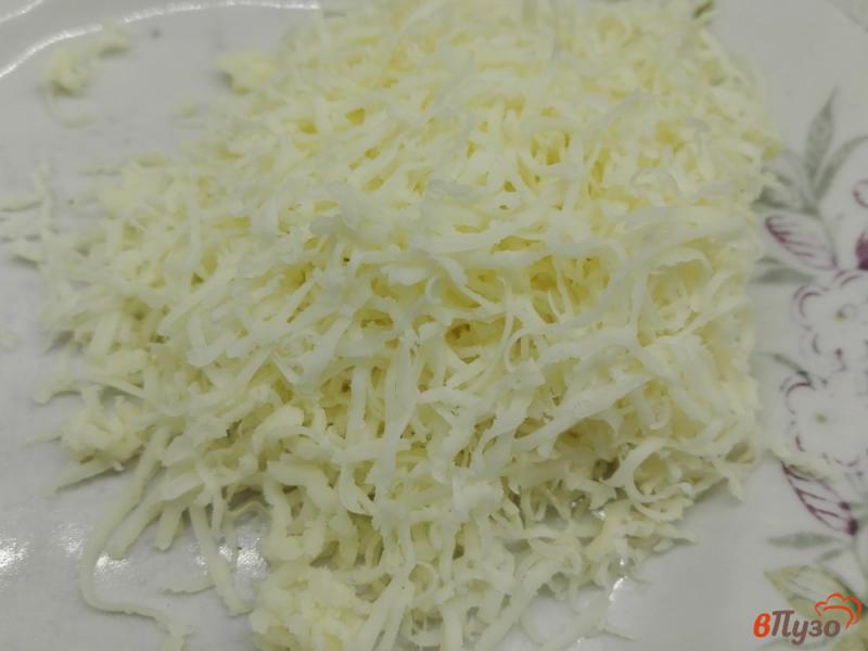 Фото приготовление рецепта: Картофельный крем-суп с сыром и зеленью шаг №7