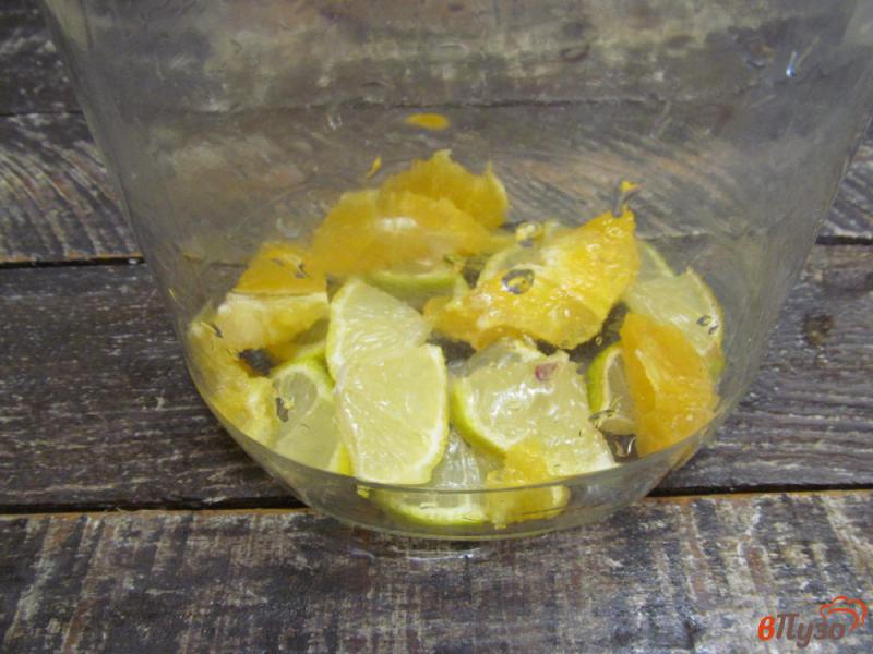 Фото приготовление рецепта: Лимонад клубничный шаг №4