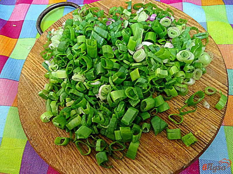 Фото приготовление рецепта: Салат из молодой капусты шаг №4
