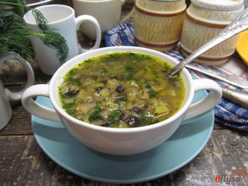 Фото приготовление рецепта: Суп из фасоли с кабачком шаг №6
