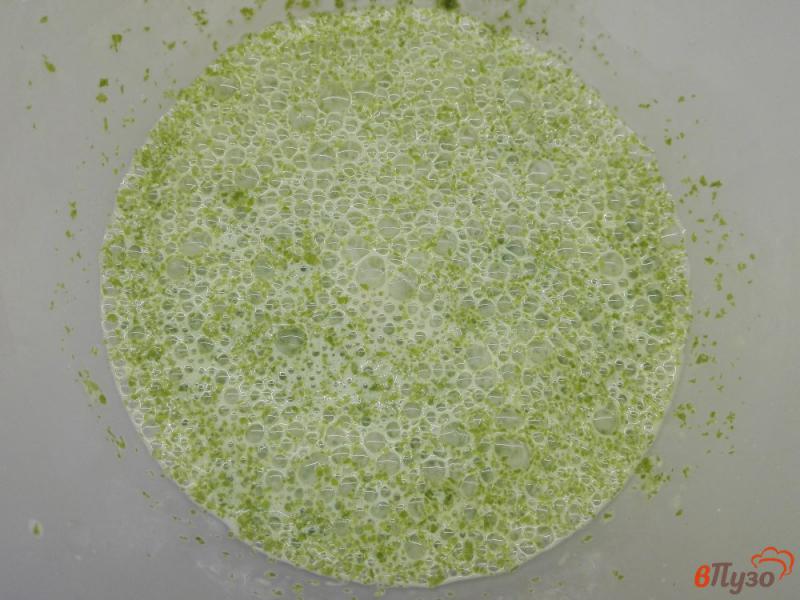 Фото приготовление рецепта: Блинчики из салатных листьев шаг №3