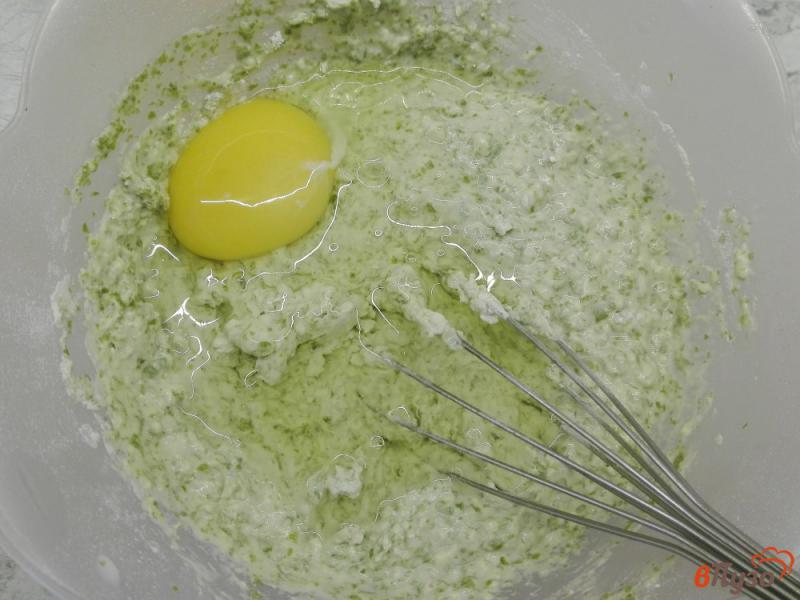 Фото приготовление рецепта: Блинчики из салатных листьев шаг №5