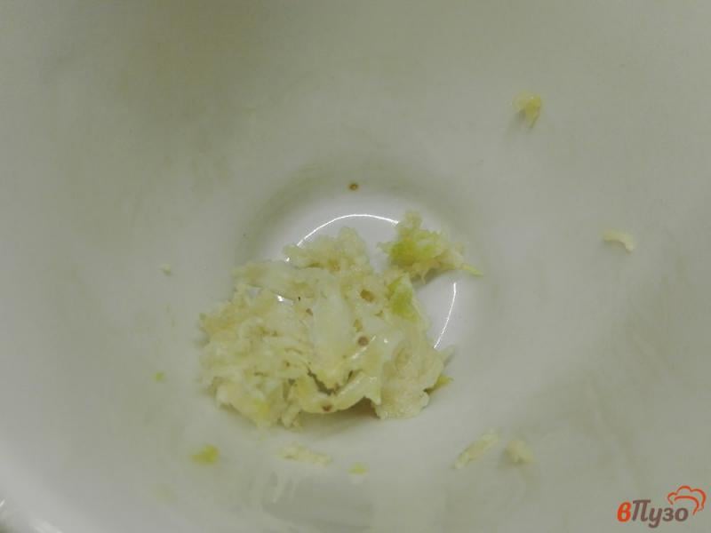 Фото приготовление рецепта: Спагетти с чесночной заправкой и зеленью шаг №2