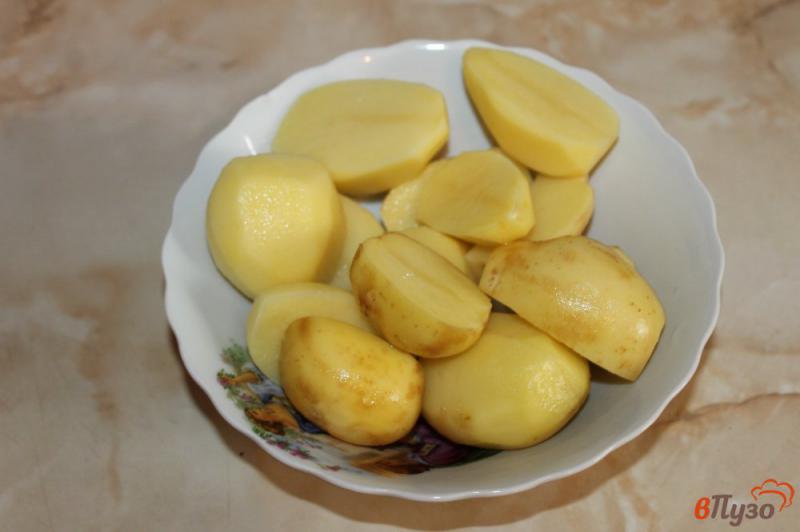 Фото приготовление рецепта: Молодой картофель со сметаной и зеленью шаг №2