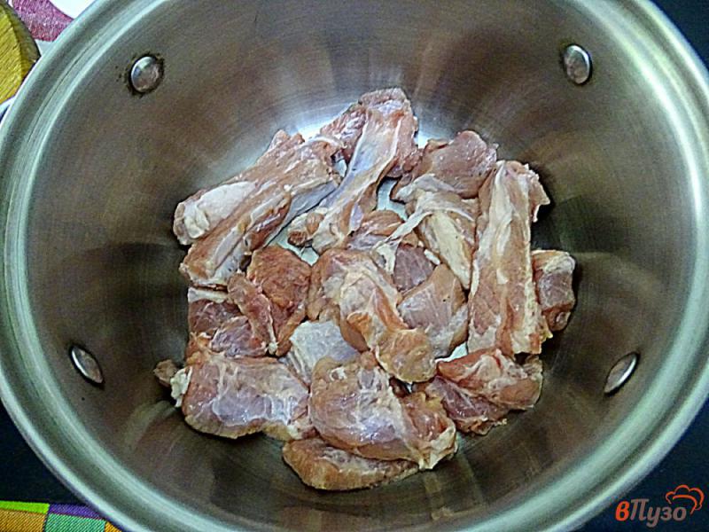 Фото приготовление рецепта: Борщ со свининой и перцем шаг №2
