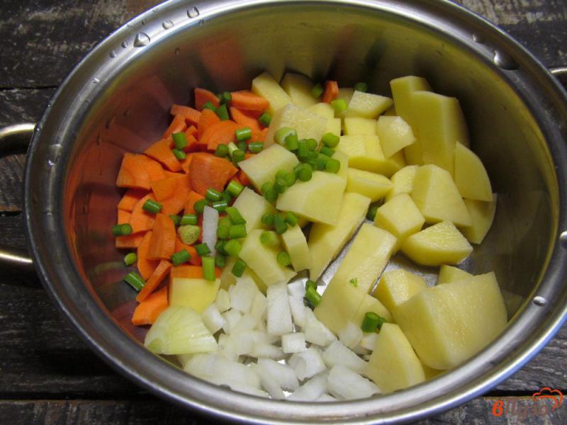 Фото приготовление рецепта: Сливочный крем-суп из овощей шаг №2