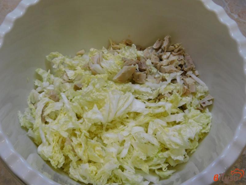 Фото приготовление рецепта: Салат с курицей и кукурузой шаг №1