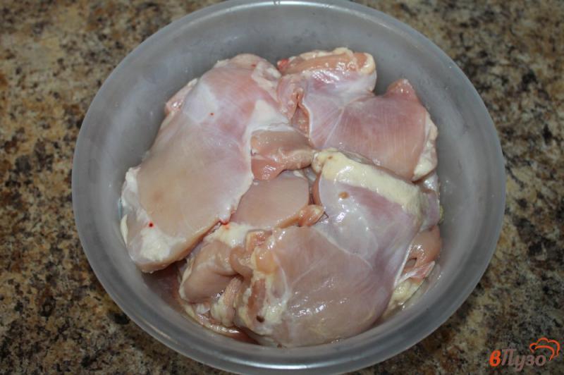 Фото приготовление рецепта: Куриные бедра в паприке на гриле шаг №1