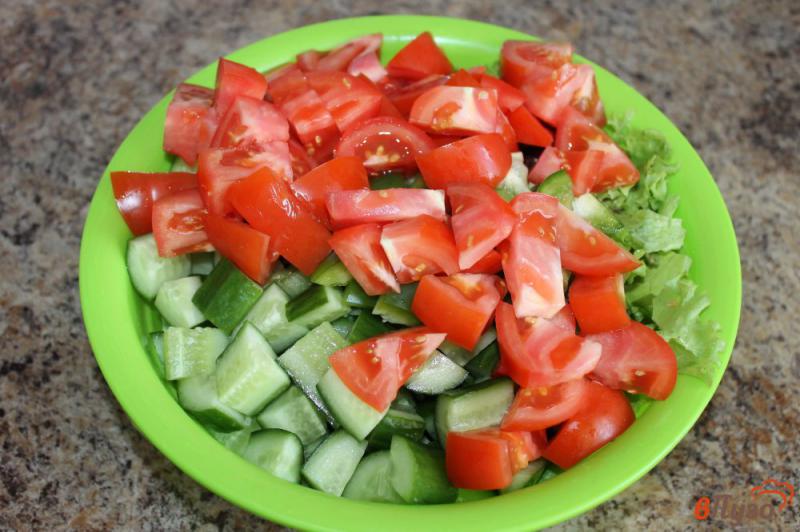 Фото приготовление рецепта: Овощной салат с фетой в кунжутной панировке шаг №5