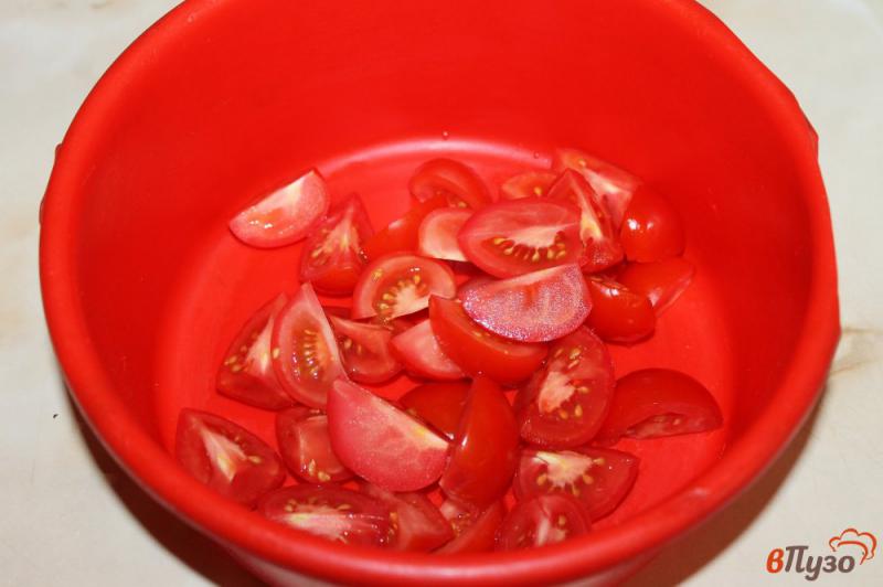 Фото приготовление рецепта: Салат из черри с болгарским перцем под соусом песто шаг №1