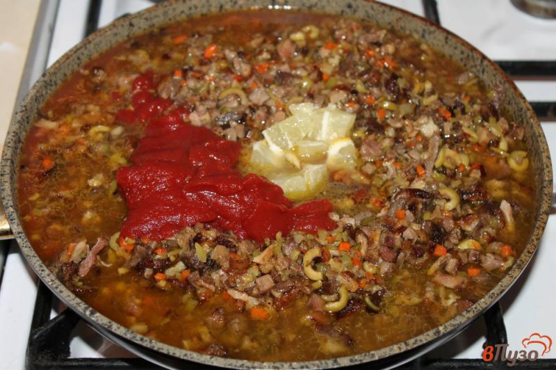 Фото приготовление рецепта: Густой томатный суп с мясом шаг №4