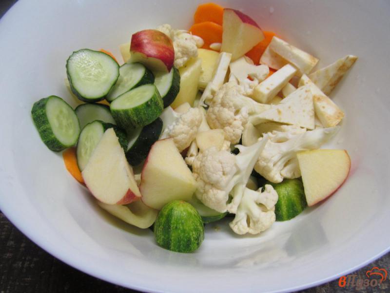 Фото приготовление рецепта: Маринованный овощной микс шаг №3