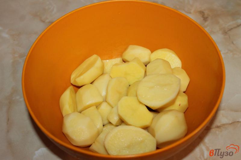 Фото приготовление рецепта: Молодой картофель в чесночном соусе шаг №1