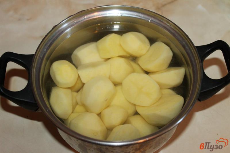 Фото приготовление рецепта: Молодой картофель в чесночном соусе шаг №2