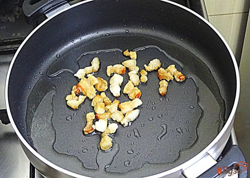 Фото приготовление рецепта: Картофель жареный со свининой шаг №4