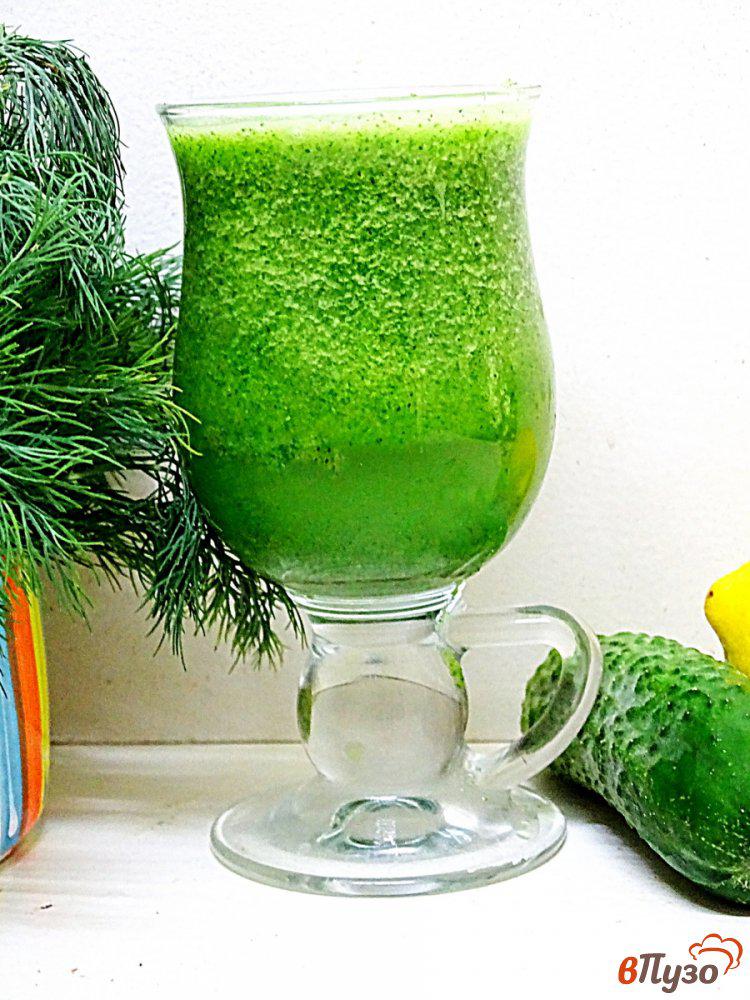 Фото приготовление рецепта: Зелёный коктейль из огурцов и укропа шаг №7