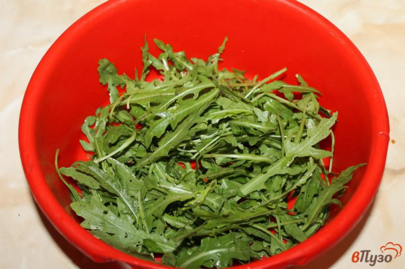Фото приготовление рецепта: Зеленый салат с огурцами под соусом песто шаг №1