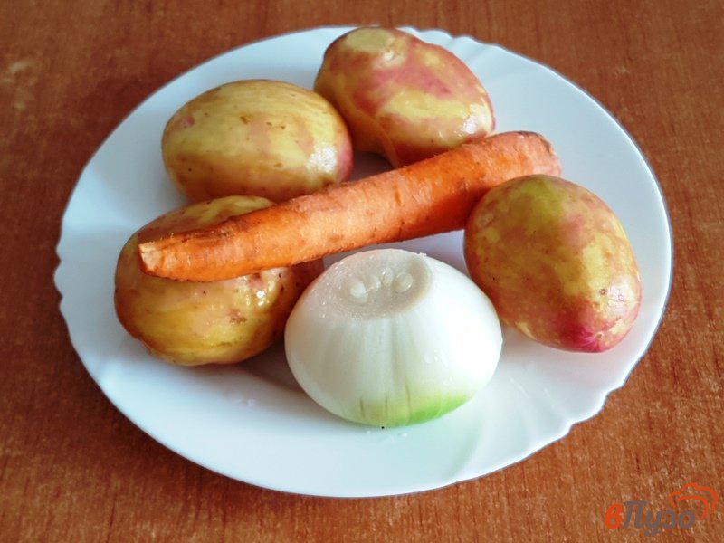 Фото приготовление рецепта: Овощной суп с фрикадельками шаг №2