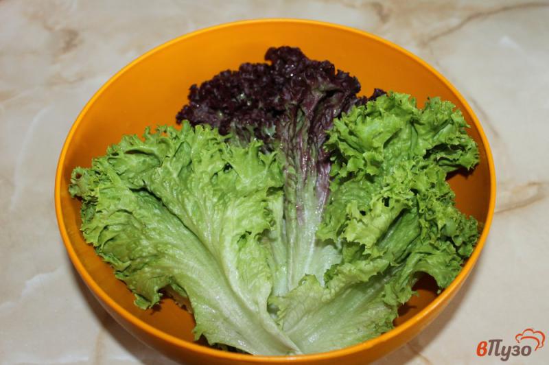 Фото приготовление рецепта: Микс салат с сухариками, куриным филе и черри шаг №1