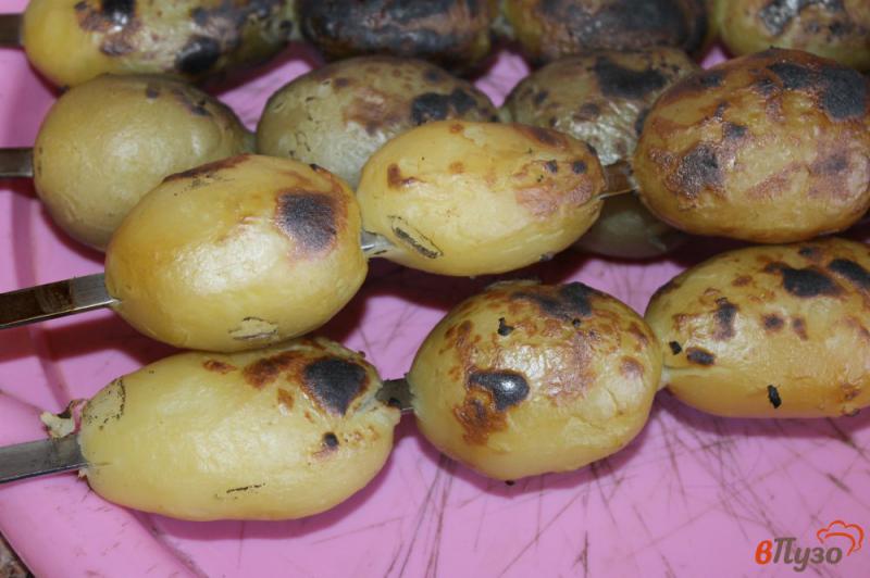 Фото приготовление рецепта: Молодой картофель на костре шаг №3