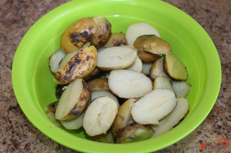 Фото приготовление рецепта: Молодой картофель на костре шаг №4
