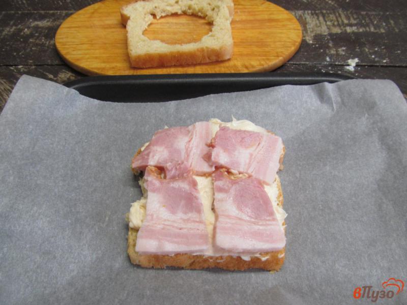 Фото приготовление рецепта: Сэндвич с яйцом сыром и щавелем шаг №4