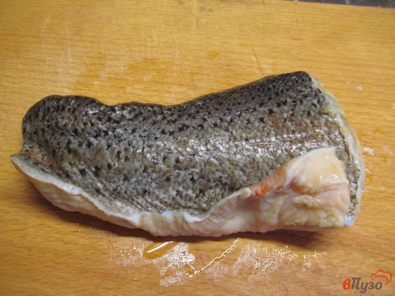 Фото приготовление рецепта: Рыбные котлеты из лосося с овсяными хлопьями шаг №1