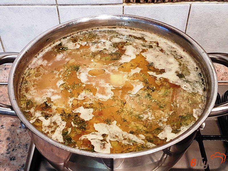 Фото приготовление рецепта: Куриный суп с макаронами шаг №9