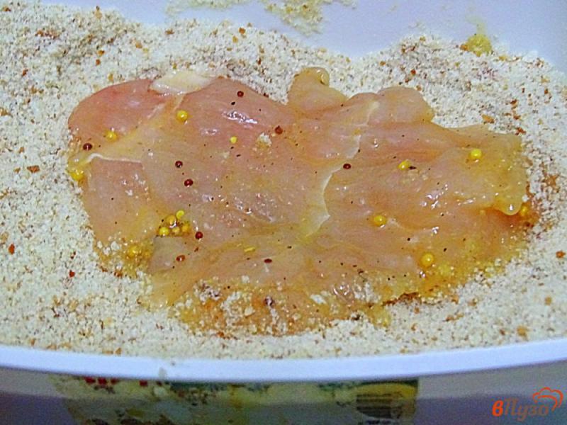 Фото приготовление рецепта: Отбивная из куриного филе в яичном маринаде шаг №7