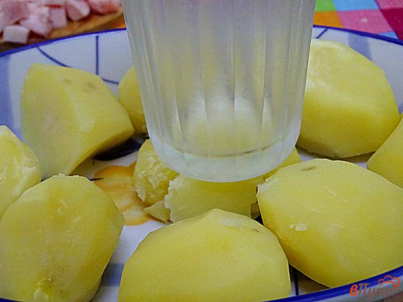Фото приготовление рецепта: Картофель давленый запеченный в духовке шаг №3