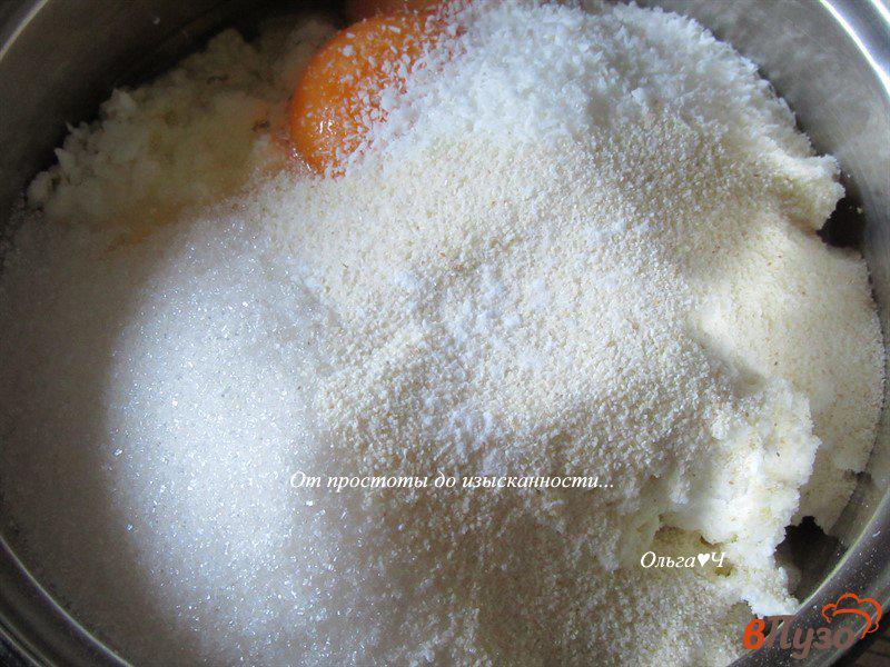 Фото приготовление рецепта: Творожная ватрушка с кокосовой стружкой шаг №1