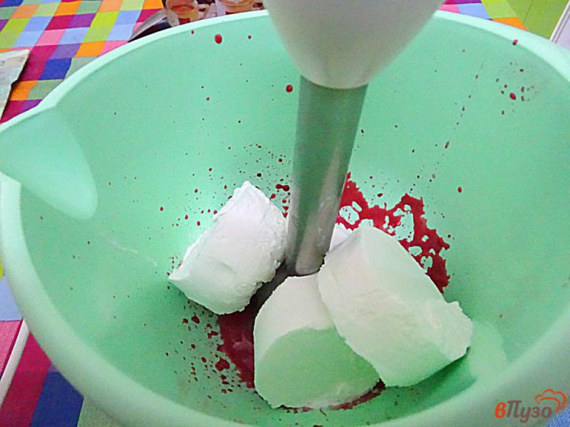 Фото приготовление рецепта: Молочный коктейль с мороженым и вишней шаг №4